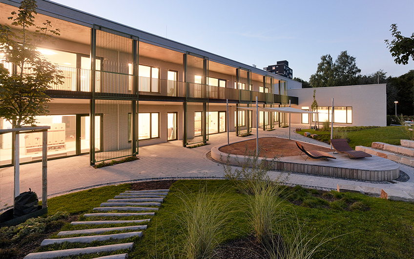 AbdelkKitaKi250919rm20588ps_OG